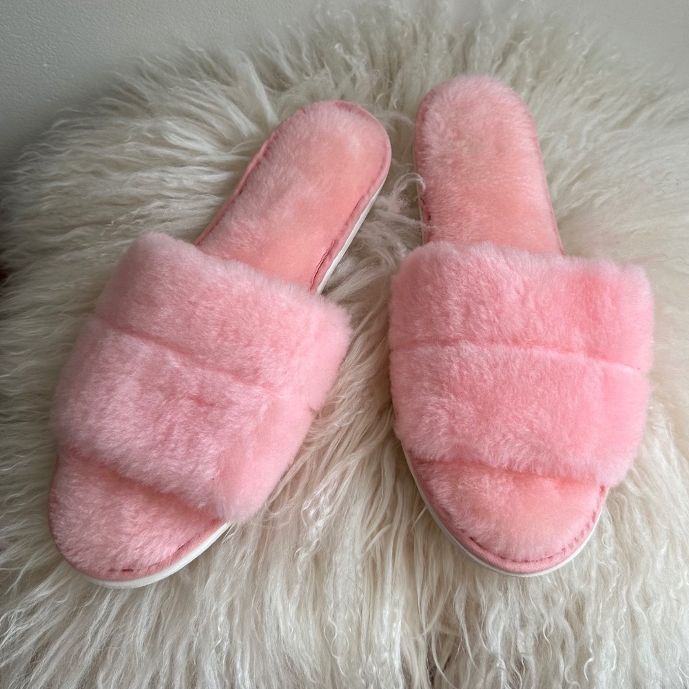 Vintage Fuzzy Bedroom Slippers in Light Baby Pink • Peep Toe • 60s MCM - Medium
